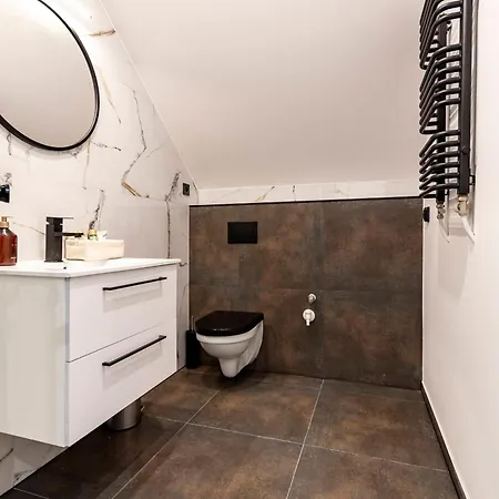 Podniebny Apartament Битом Екстер'єр фото